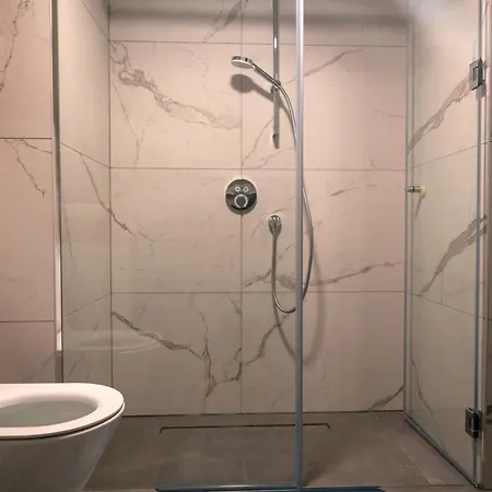 Glancen Jacuzzi & Sauna